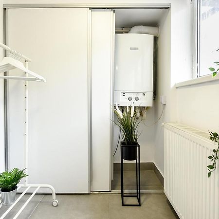 Spacious 1Br In The City Center - Amazing For Extended Stays Bucharest Exterior photo