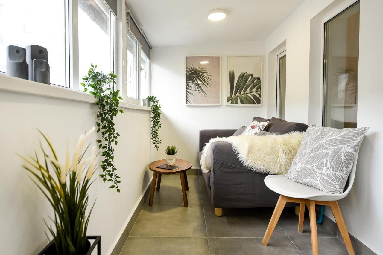 Spacious 1Br In The City Center - Amazing For Extended Stays Bucharest Exterior photo