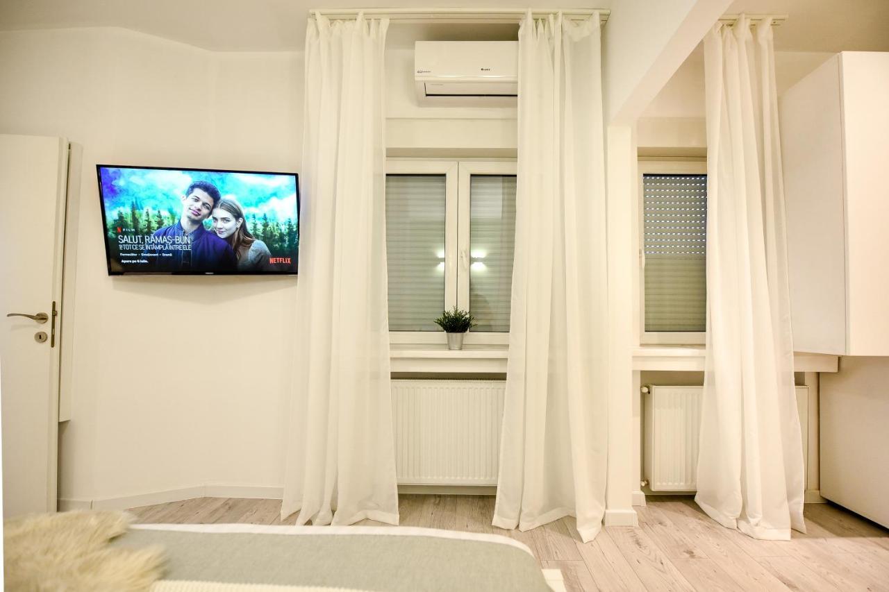 Spacious 1Br In The City Center - Amazing For Extended Stays Bucharest Exterior photo