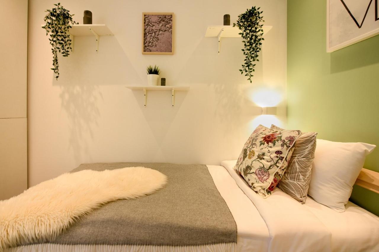 Spacious 1Br In The City Center - Amazing For Extended Stays Bucharest Exterior photo