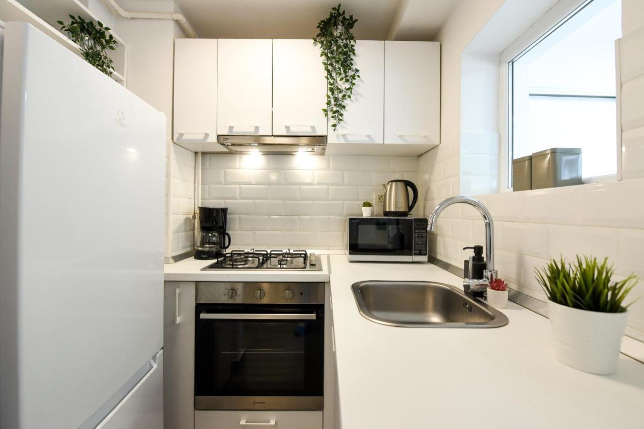 Spacious 1Br In The City Center - Amazing For Extended Stays Bucharest Exterior photo